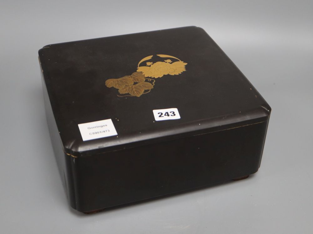 A Japanese lacquered box, 26 x 27cm